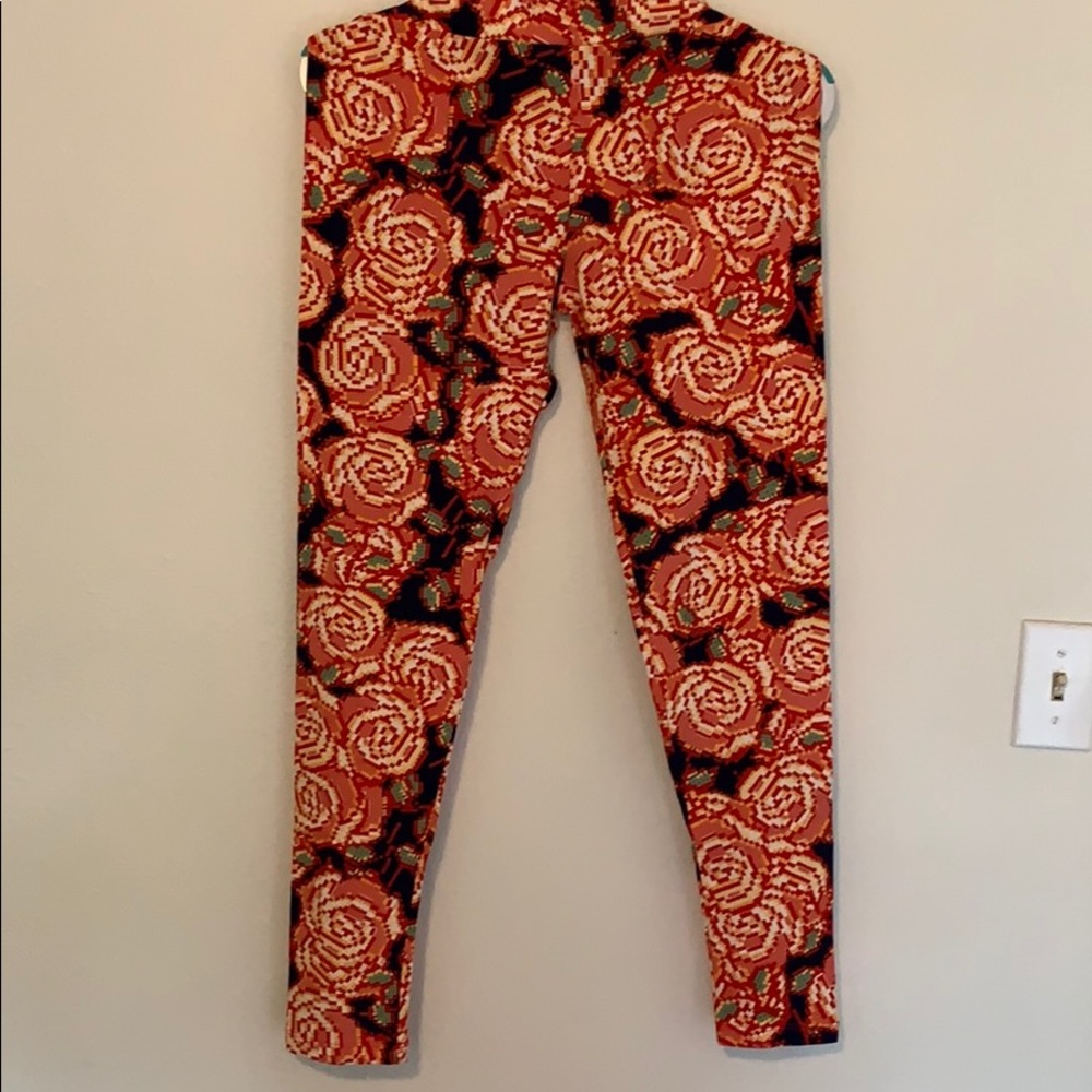 2 for $18! TC leggings - roses
